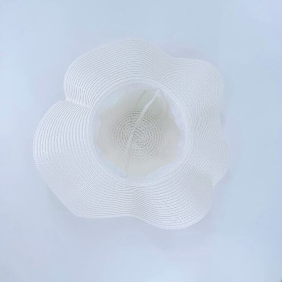 Women’s White Floppy Sun Hat | Wide Brim Beach Summer Hat | Lightweight Straw - Picture 6 of 6